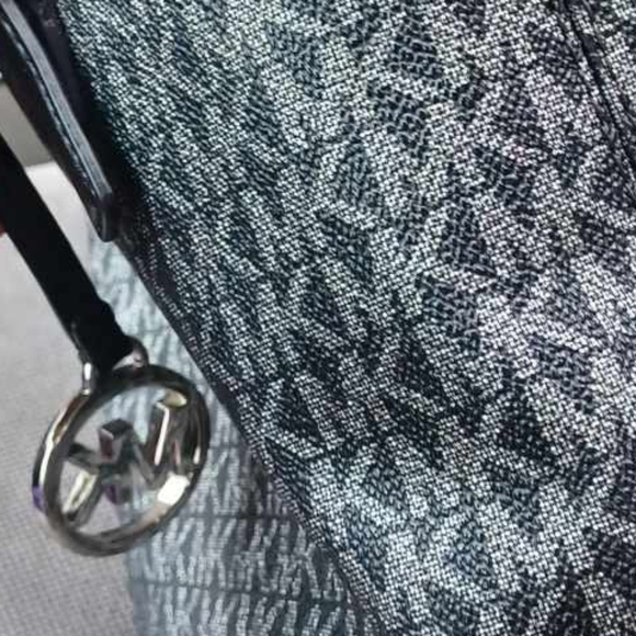 Purse - Picture 2 of 2